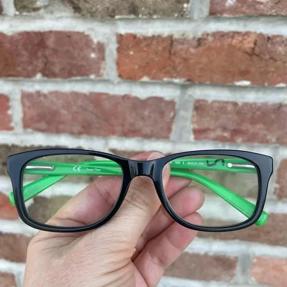 Kids Nike eye glasses Green Black Frames Clamshell case - Picture 1 of 5